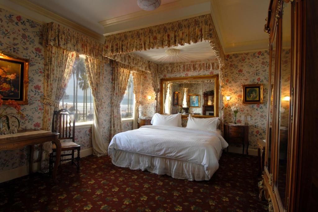 Doryman's Oceanfront Inn - Double Room With Sea View