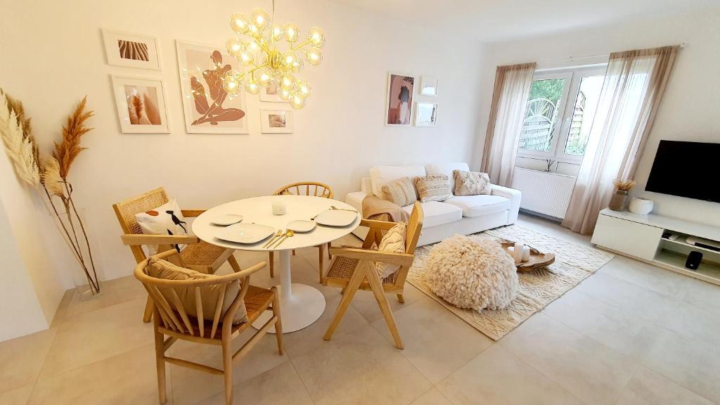 DIE ZEIL - One-Bedroom Apartment