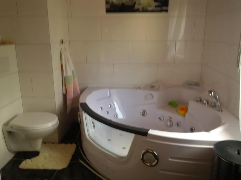 Haus Bergrose - Three-Bedroom Apartment