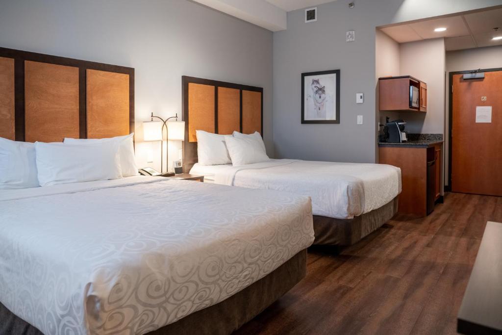 Pocaterra Inn & Waterslide - Resim 19