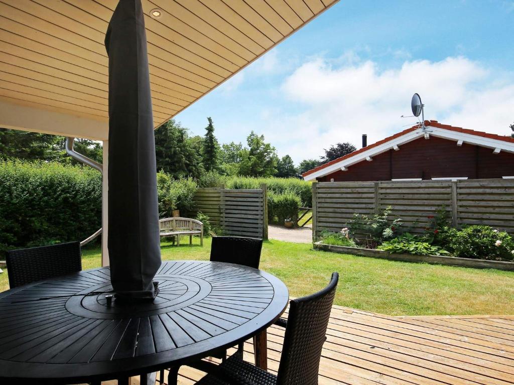 Zahrada ubytování 4 person holiday home in Føllenslev-By Traum