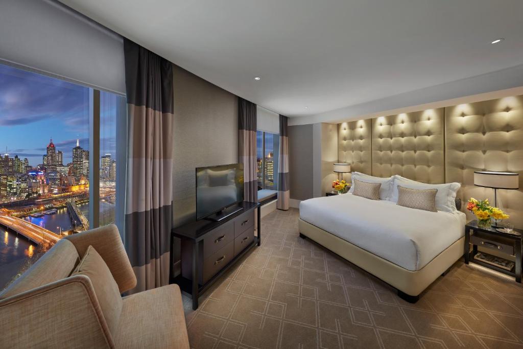 TV a/nebo společenská místnost v ubytování Crown Towers Melbourne