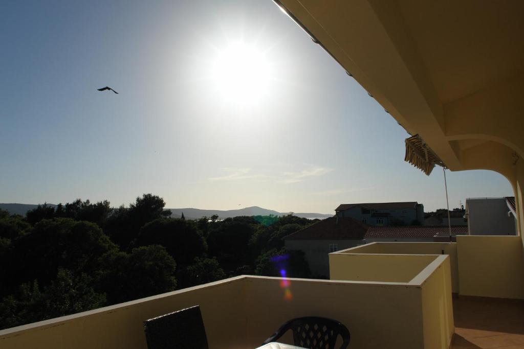 Ein Balkon oder eine Terrasse in der Unterkunft Apartments Adria