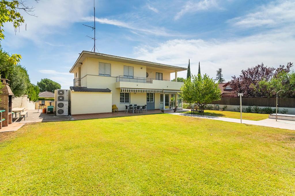 La casa del olivo en Córdoba - Huis Met Acht Slaapkamers
