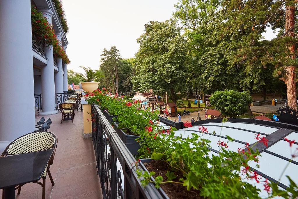 Vrt ispred objekta A Hoteli - Hotel Park