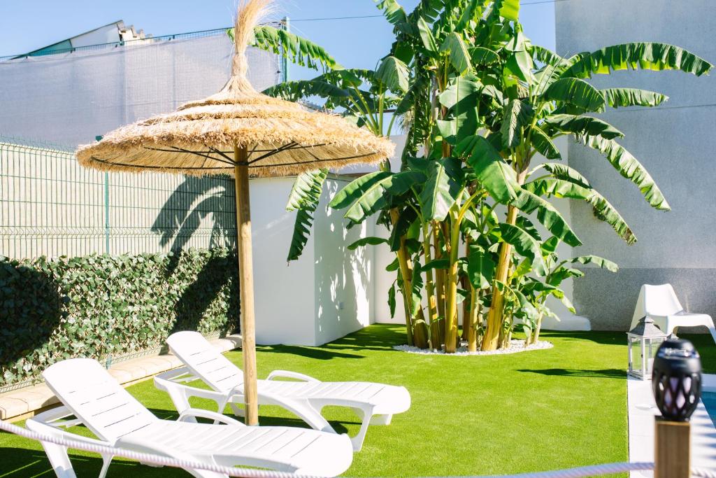 Vonkajšia záhrada v ubytovaní Casa Luxury "El Olivo de Córdoba" con jacuzzi y parking privado