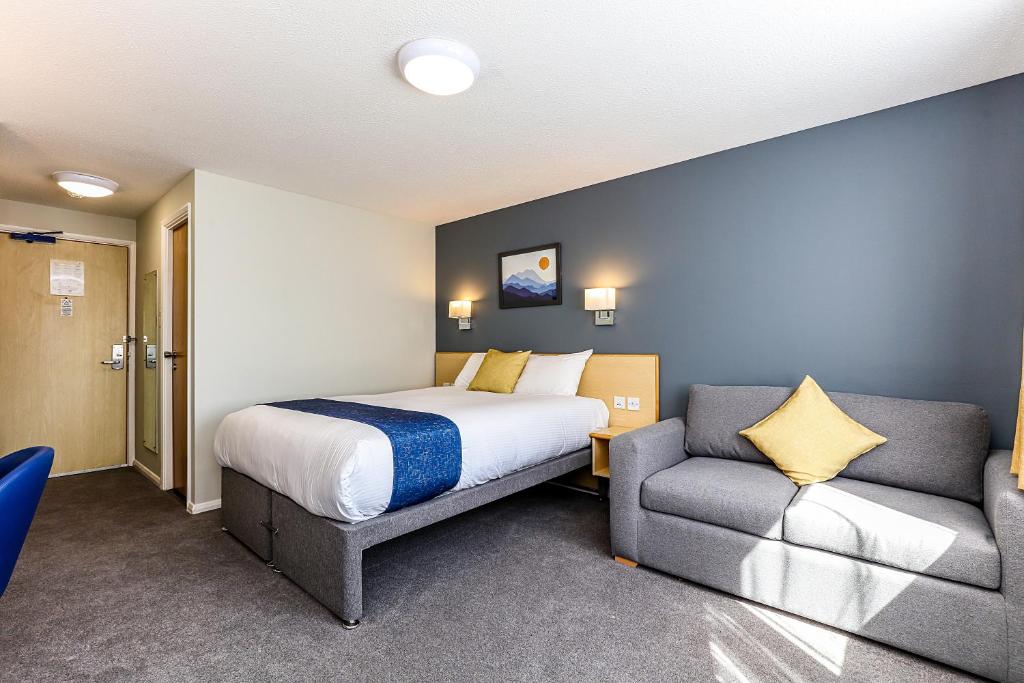 Days Inn Hotel Fleet - 