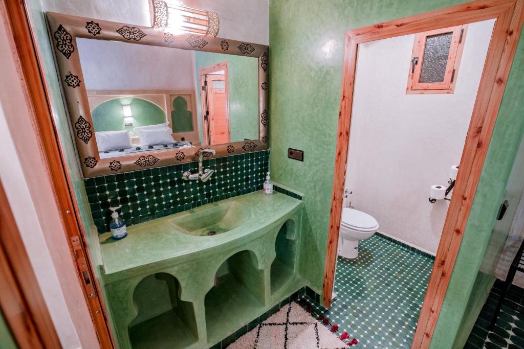 Koupelna v ubytování Hassilabiad Appart Hotel