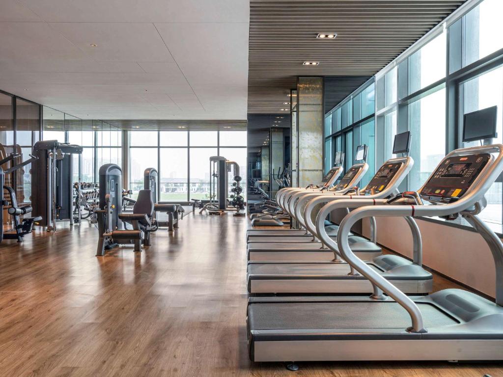 Fitness centrum a/nebo fitness zařízení v ubytování Pullman Jiaxing Pinghu Excellence