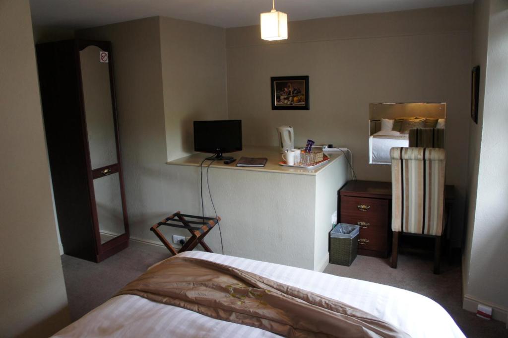 The Manifold Inn Hotel - Small Classic Double Room