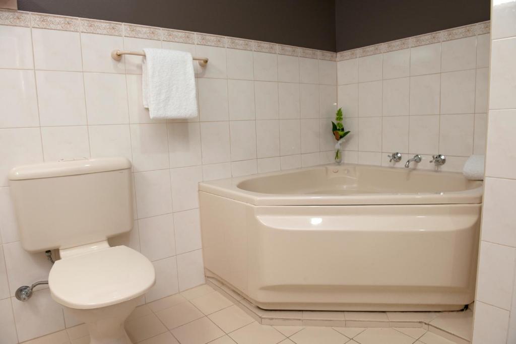 Adelaide Riviera Hotel - Resim 8