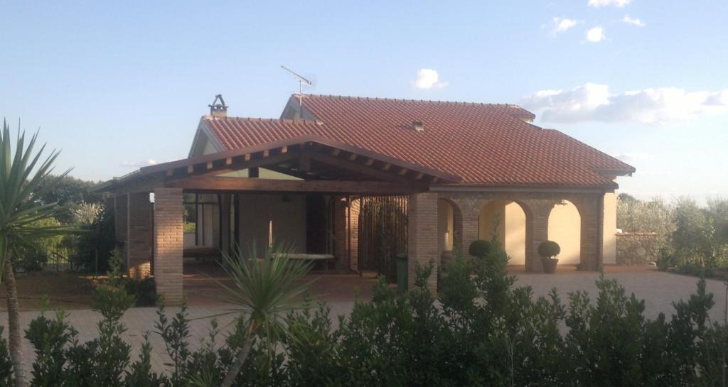 Το κτήριο όπου στεγάζεται  the country house