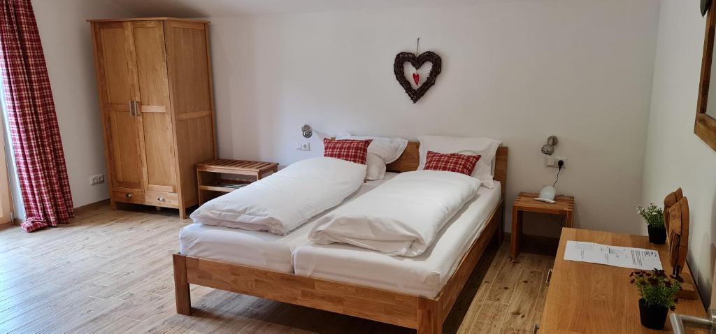 Postel nebo postele na pokoji v ubytování Haus Friedrich