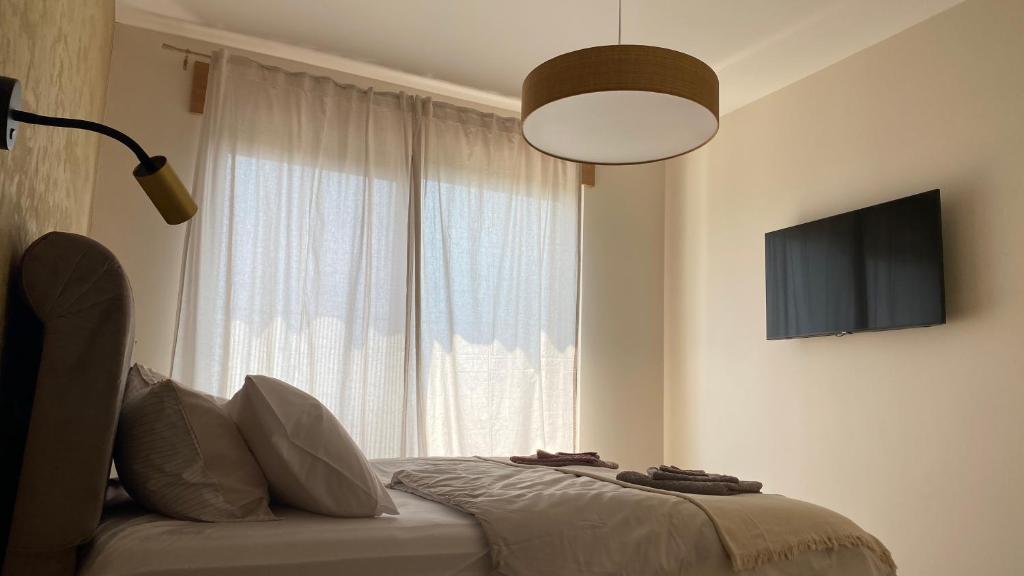 TV a/nebo společenská místnost v ubytování Quiet family Villa Anne, Podstrana