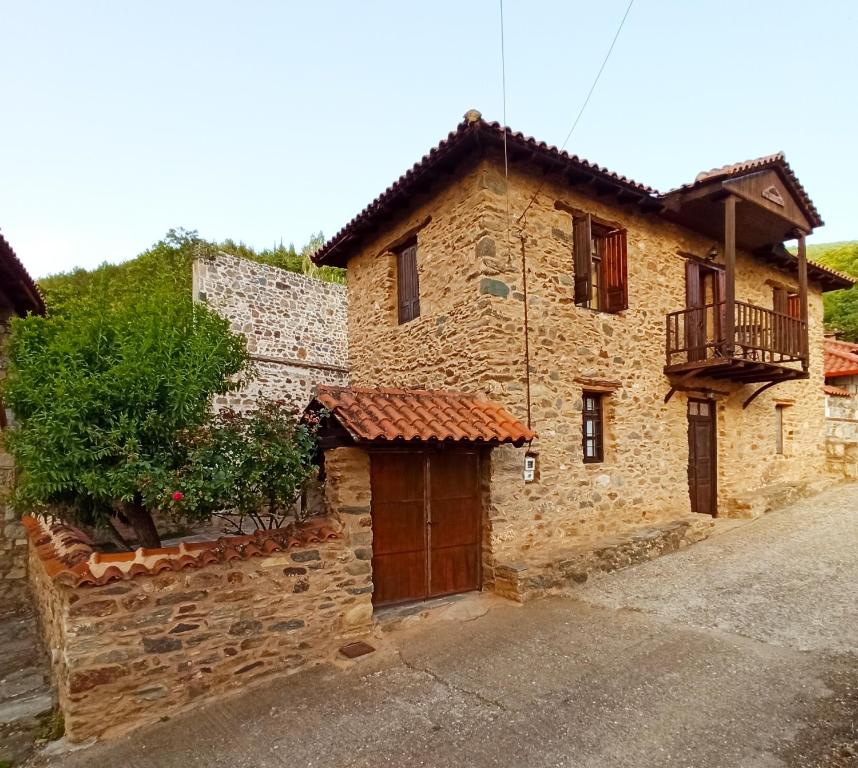 Lithia s Stonehouse. Το πέτρινο στη Λιθιά - Καστοριά - Casa De Vacaciones