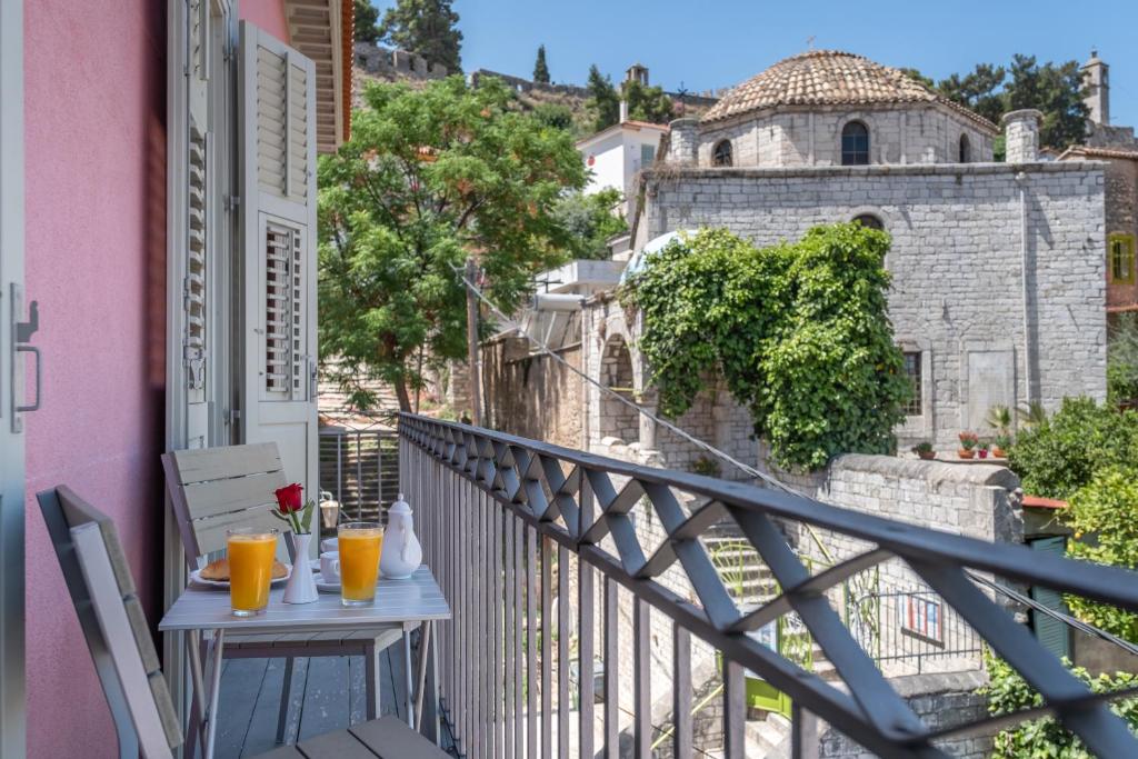 Balkón nebo terasa v ubytování Grand Sarai Nafplio