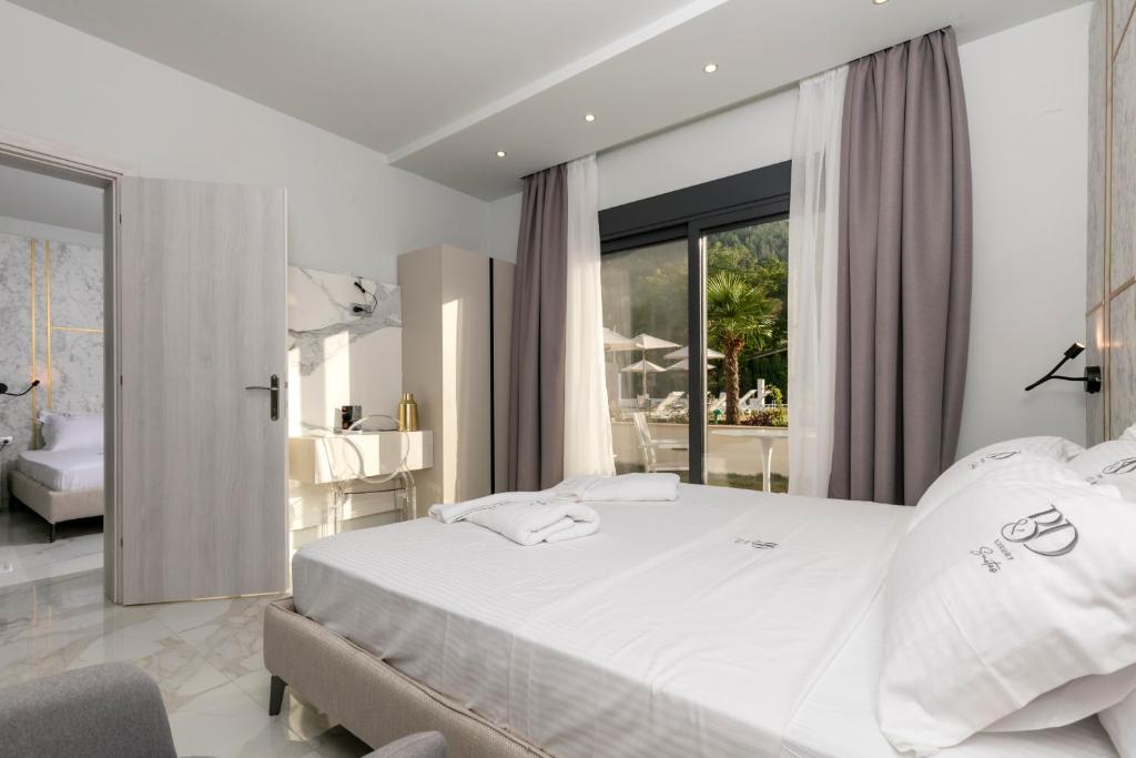 B&D Luxury Suites - 4