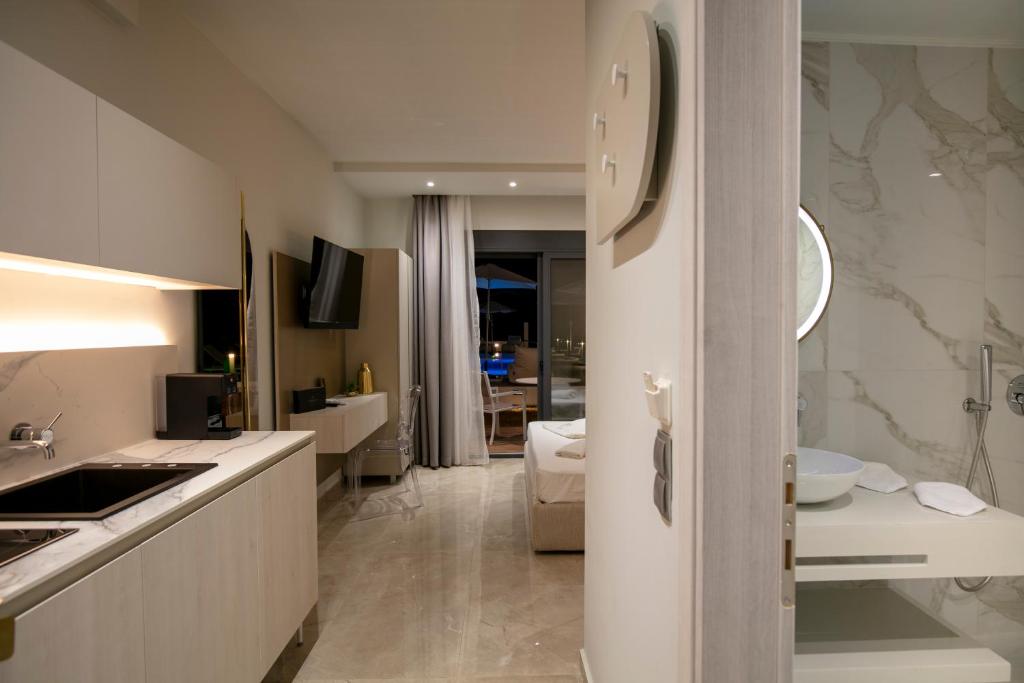 B&D Luxury Suites - 7