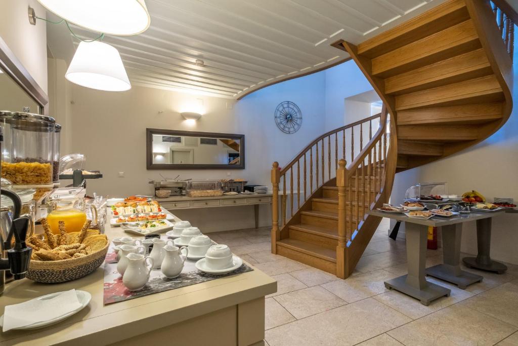 Jídlo v hotelu nebo okolí