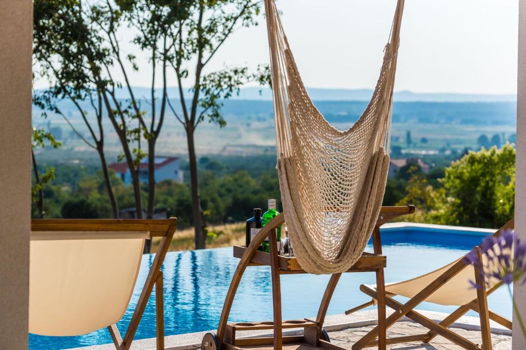 Basen w obiekcie Brand new Villa Cara d oro, Vrana lub w pobliżu