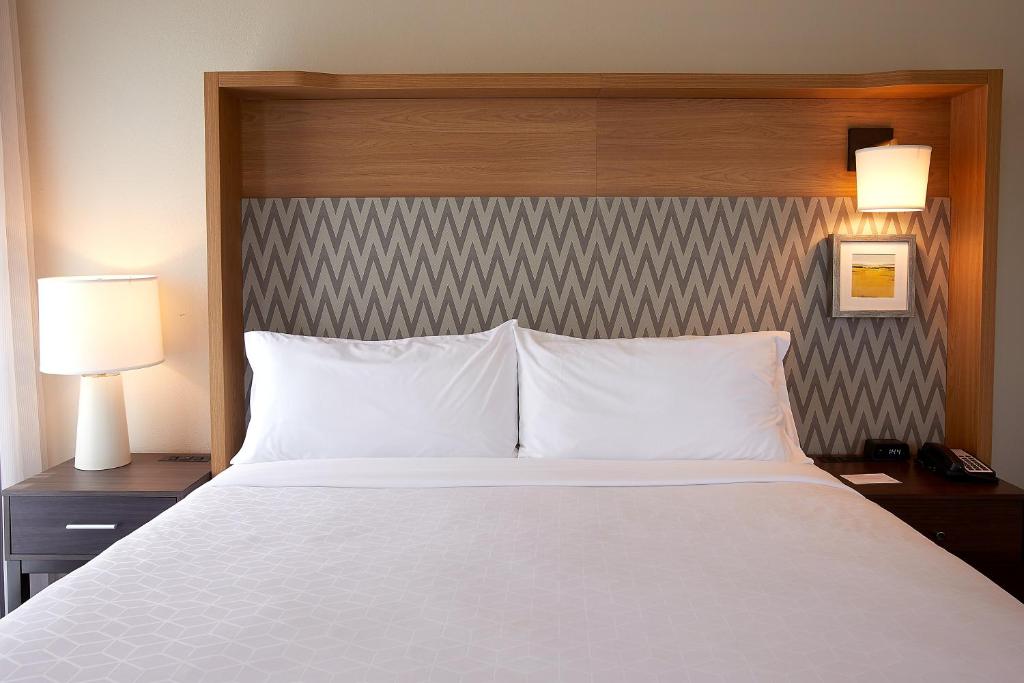 Holiday Inn Louisville Downtown , an IHG Hotel - 