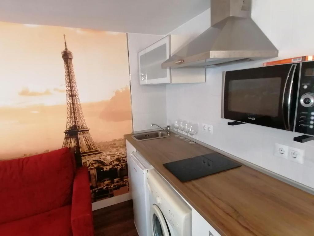 Kuchyň nebo kuchyňský kout v ubytování Studio Little Paris