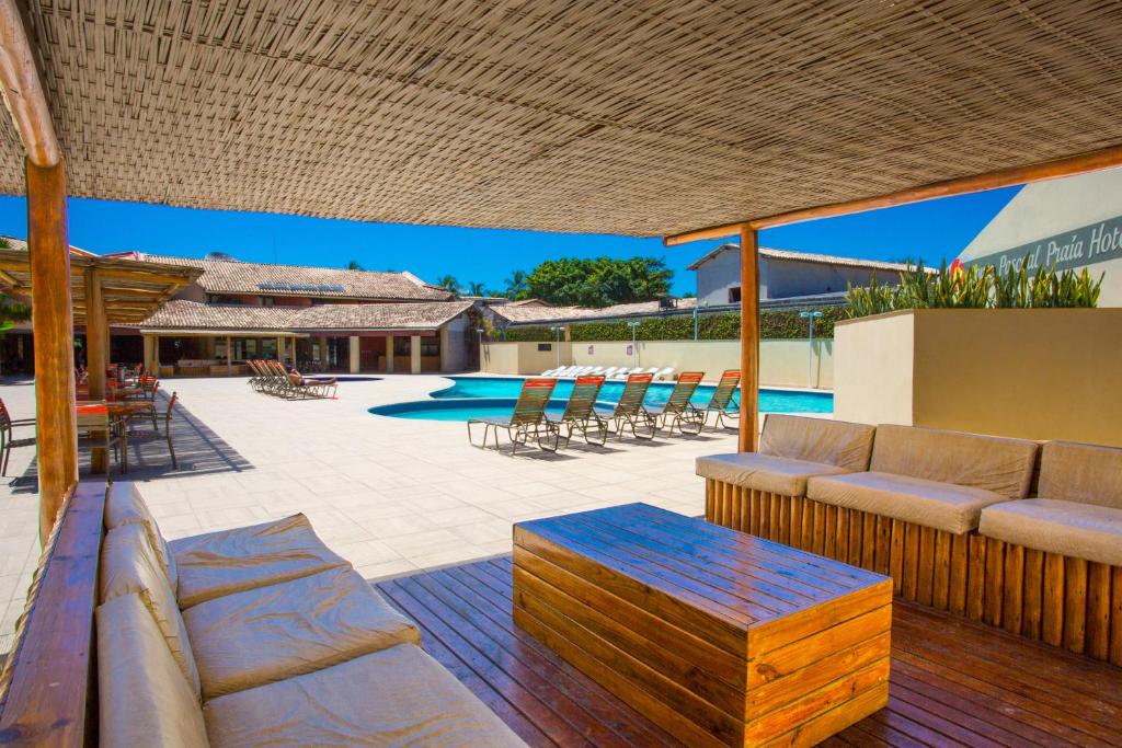 Bazén v ubytování Monte Pascoal Praia Hotel nebo v jeho okolí