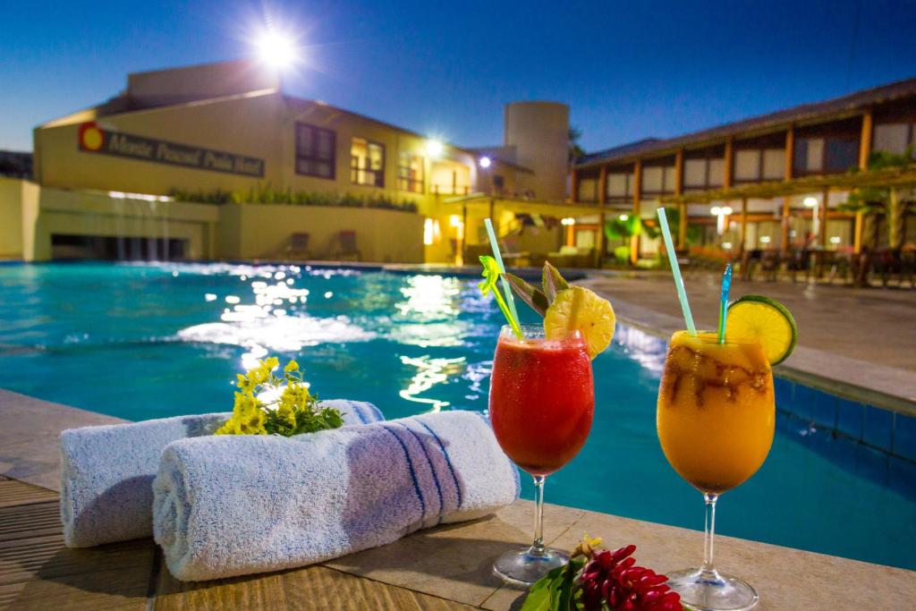 Bazén v ubytování Monte Pascoal Praia Hotel nebo v jeho okolí