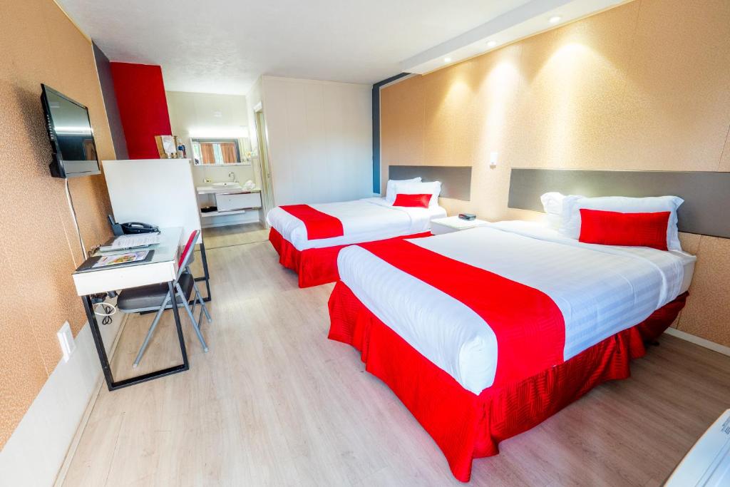 Travelodge by Wyndham Orlando at Heart of International Drive - Chambre Double Avec Deux Lits Doubles Et Vue De Piscine - Non-fumeurs