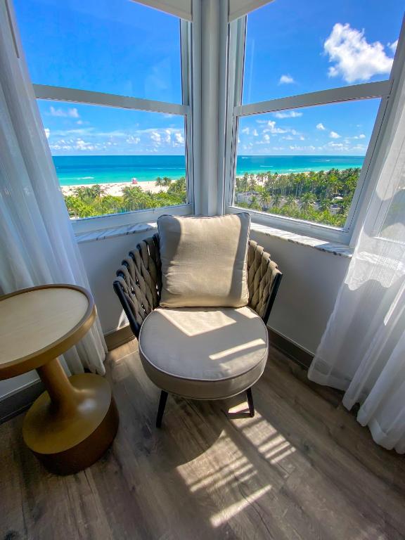 Marseilles Beachfront Hotel - Signature Ocean View King