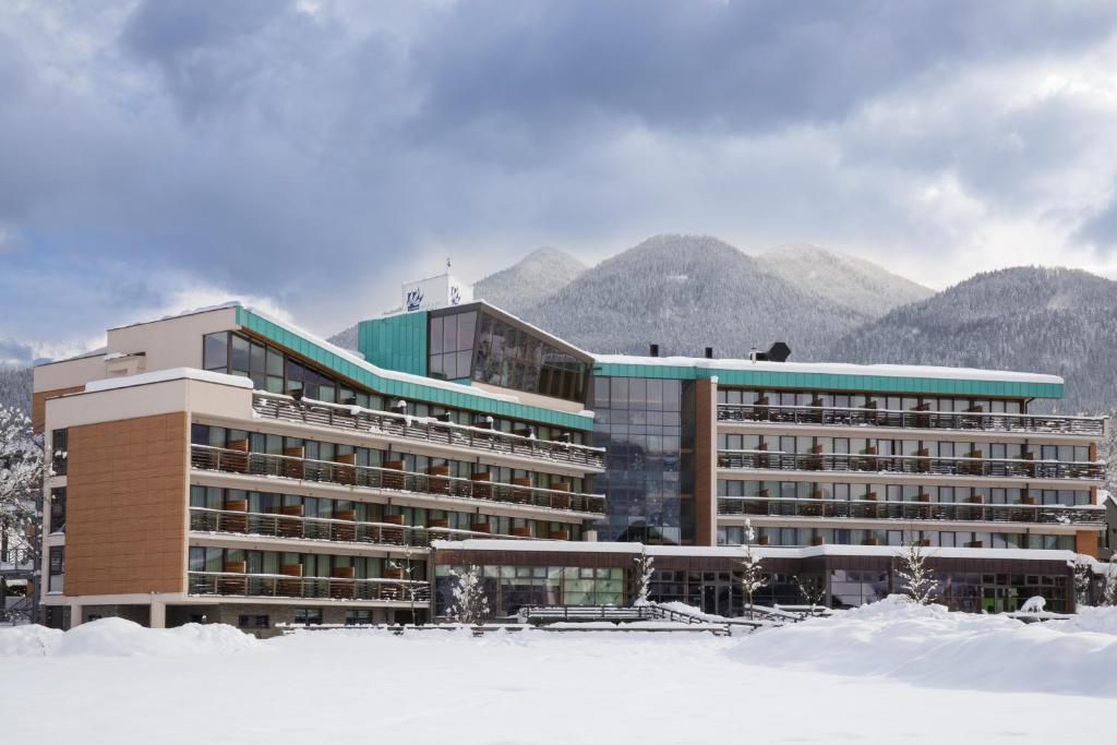 Nespecifikovaný výhled na hory nebo výhled na hory při pohledu z hotelu