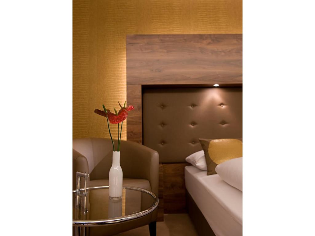 Hotel Conti Duisburg - Partner of SORAT Hotels - Comfort Double Room With Free Parking