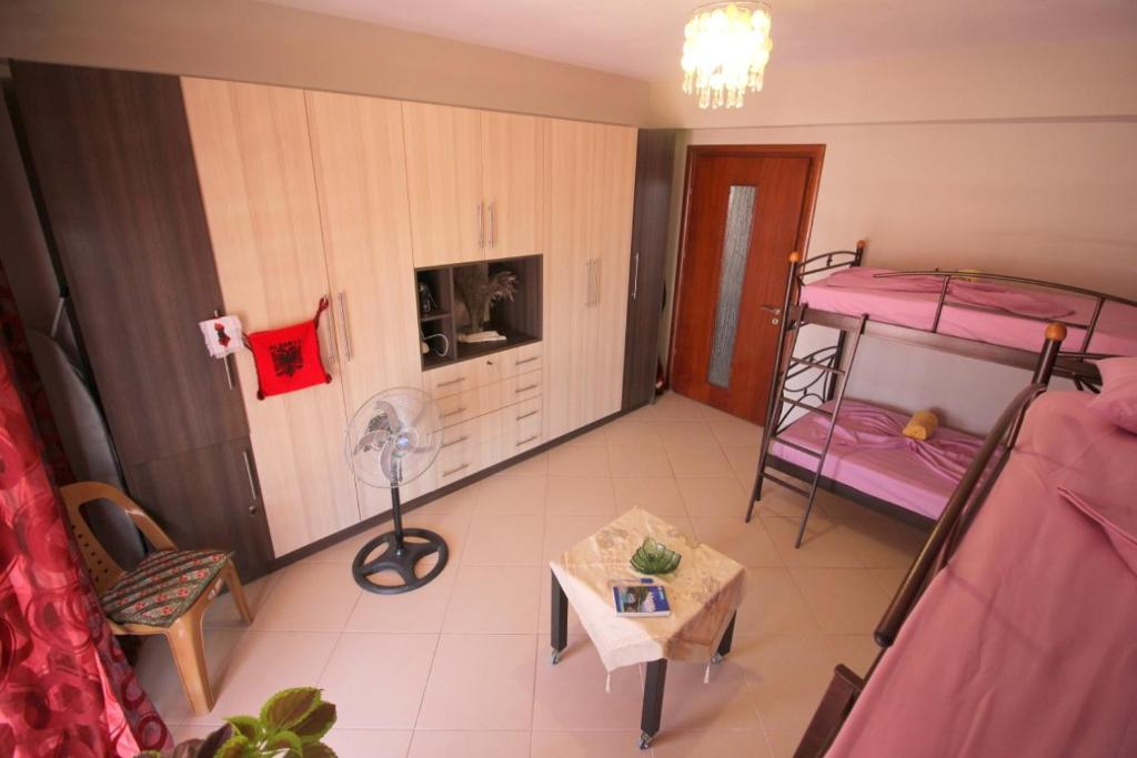Postel nebo postele na pokoji v ubytování Mona`s Hostel
