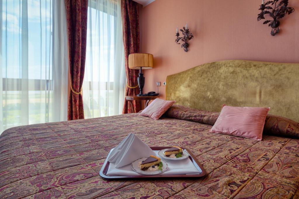 Hotel Soli Invicto - Large Double Room