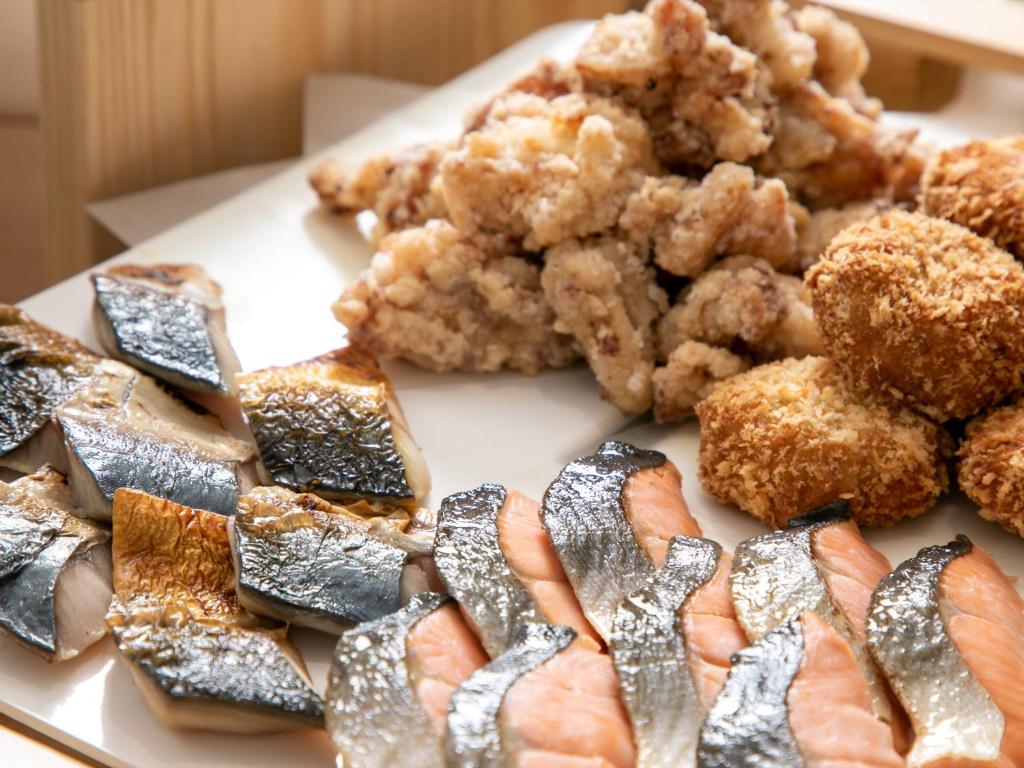 ホテルの敷地内または近くでの食事または食べ物