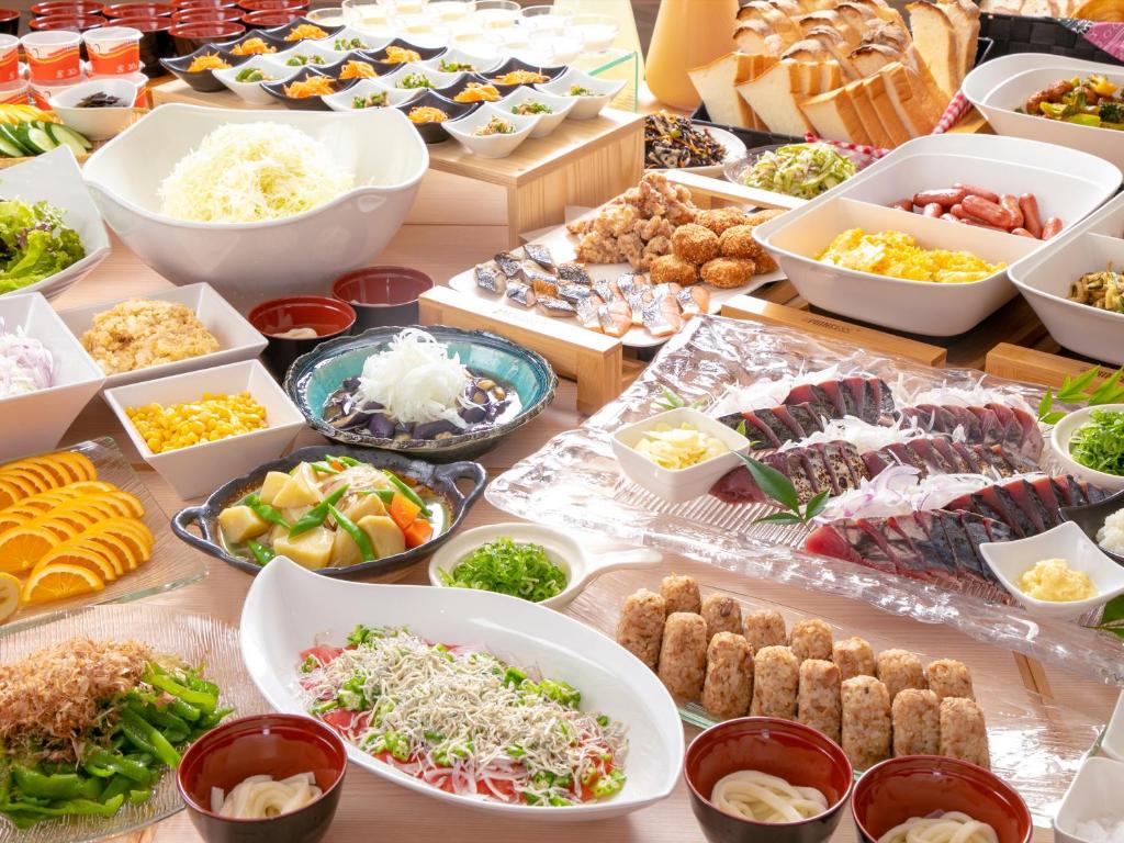 ホテルの敷地内または近くでの食事または食べ物