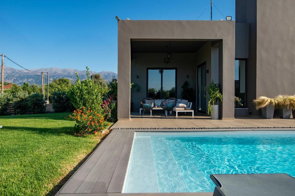 Basen w obiekcie Villa Vega I "Heated" pool, next to nature! lub w pobliżu