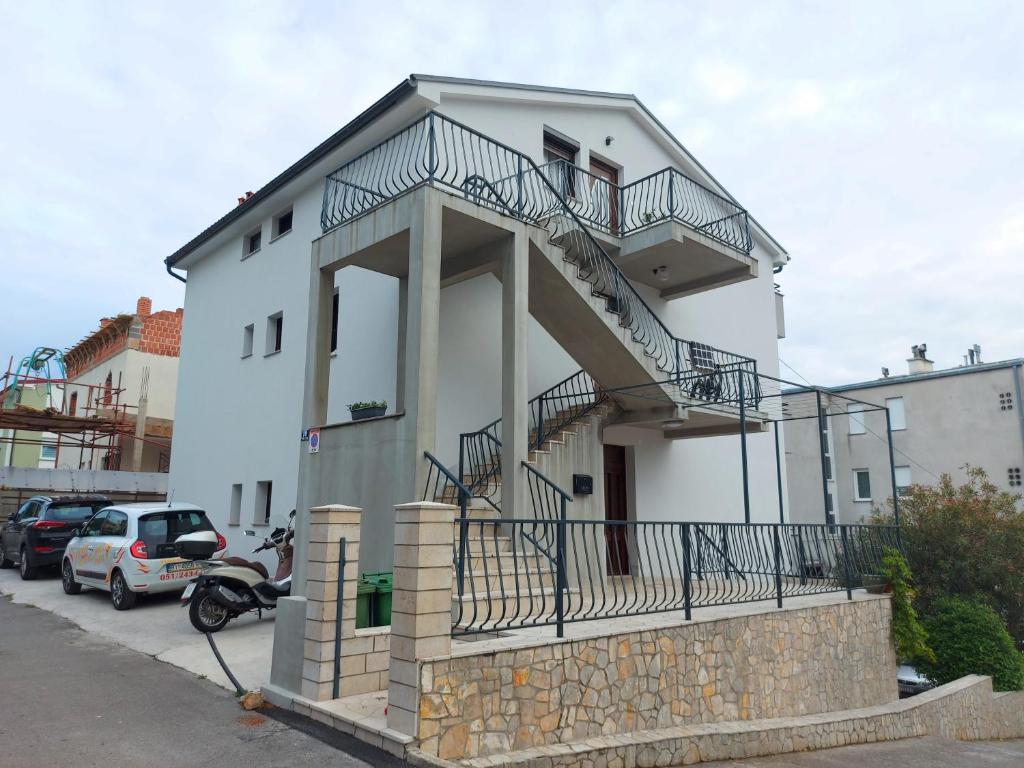 Budova, kde se apartmán nachází
