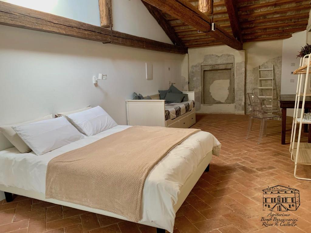 Agriturismo Borgo Buzzaccarini Rocca di Castello - Grande Chambre Double