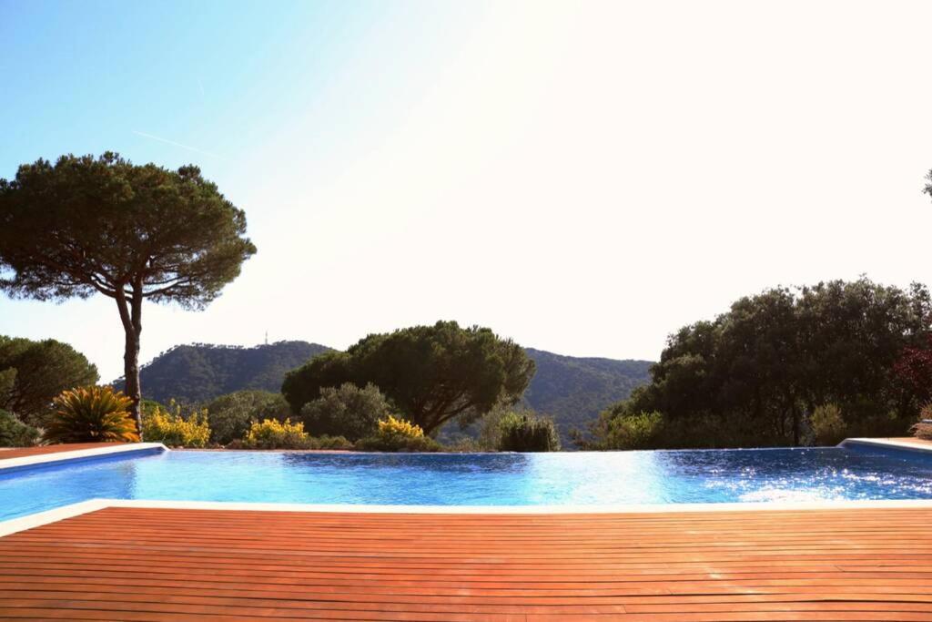 Bazén v ubytování Mediterranean villa with pool near barcelona nebo v jeho okolí