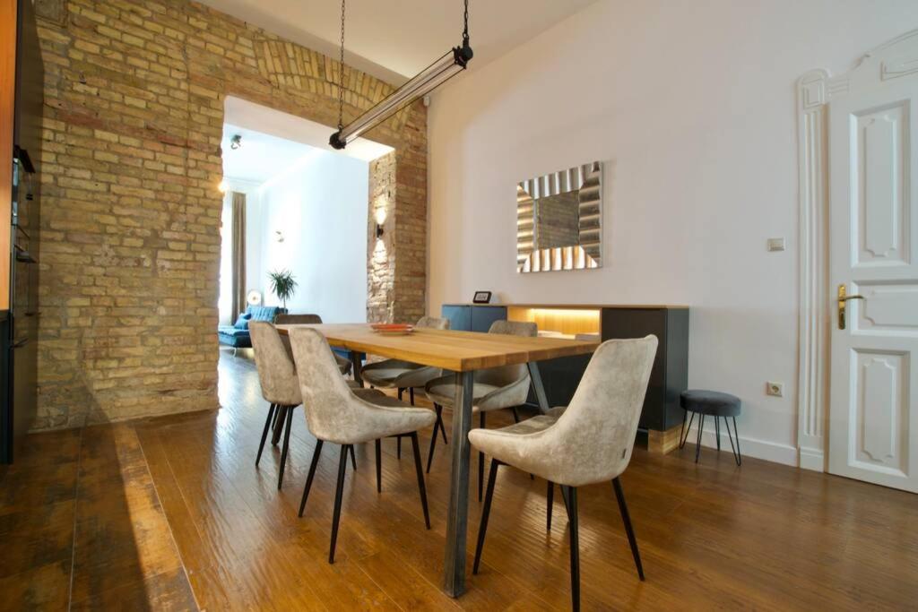 Posedenie v ubytovaní Premium Apartment by Hi5 - Best ever (191)