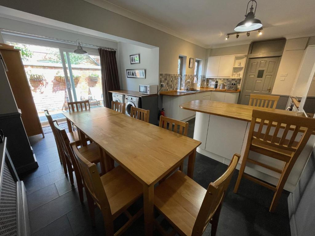5 bedroom townhouse centrally located, Stratford-upon-Avon