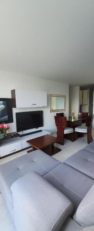 TV a/nebo společenská místnost v ubytování LINDO APARTAMENTO AMOBLADO, Norte de Neiva