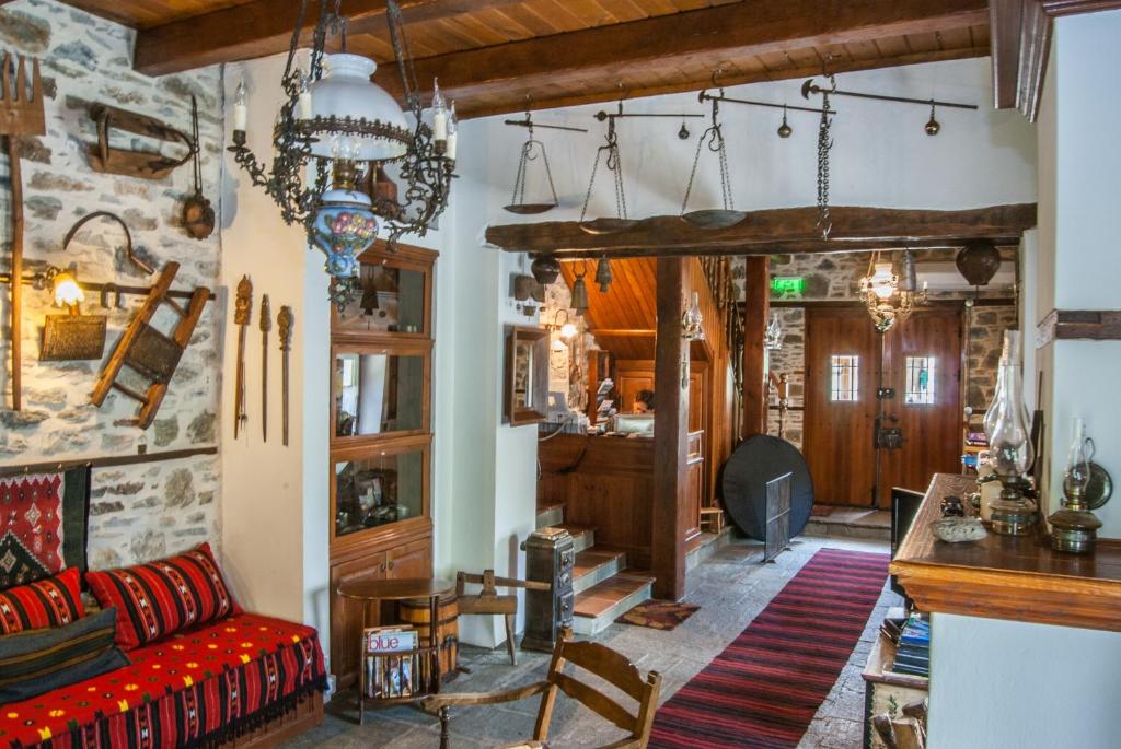 Posezení v ubytování Viraggas Traditional hotel