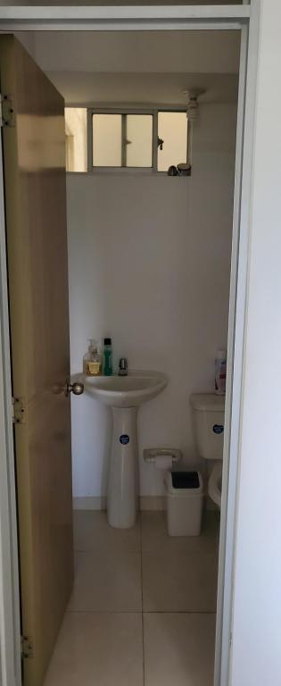 Koupelna v ubytování LINDO APARTAMENTO AMOBLADO, Norte de Neiva