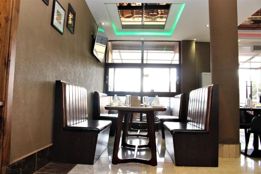 Posezení v ubytování Hera Hotel Kampala