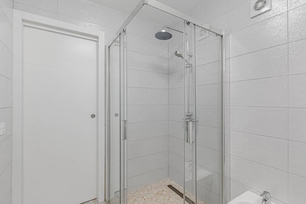 Koupelna v ubytování Tenerife Royal Gardens One Bedroom Apartment