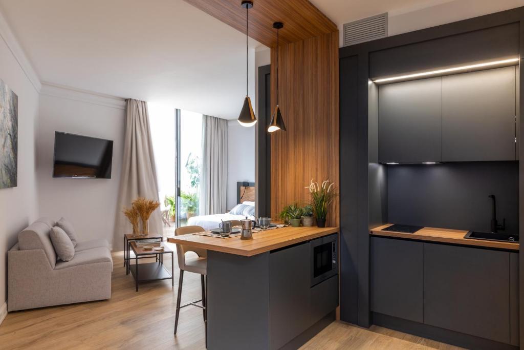 Livia Valeria Palace - Appartamento Premium Con Balcone