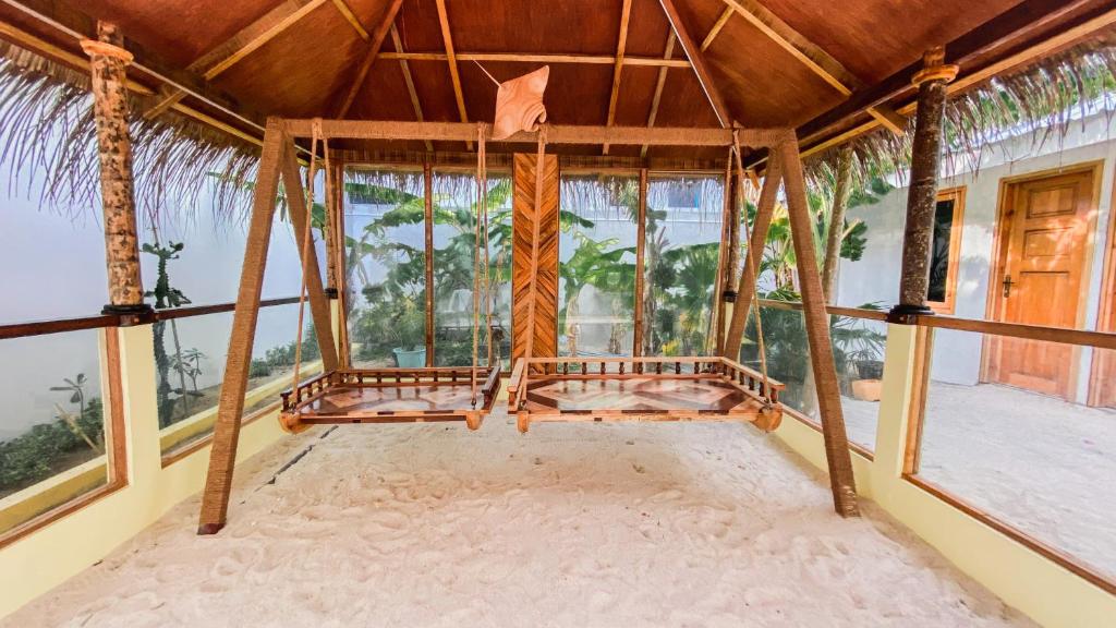 Balkón nebo terasa v ubytování Manta Dhangethi