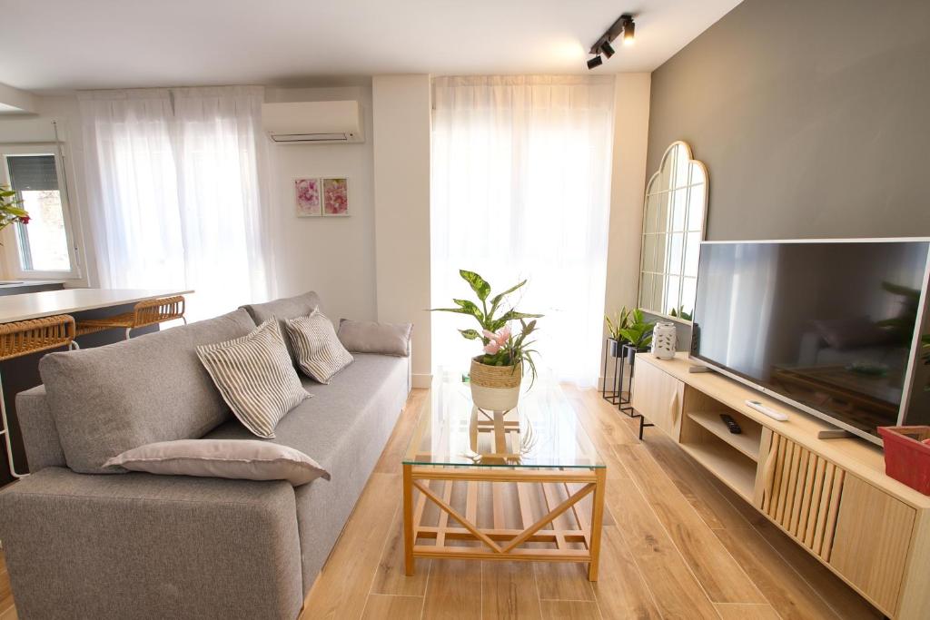 A television and/or entertainment centre at CUENCALOFT EN SANTA TERESA